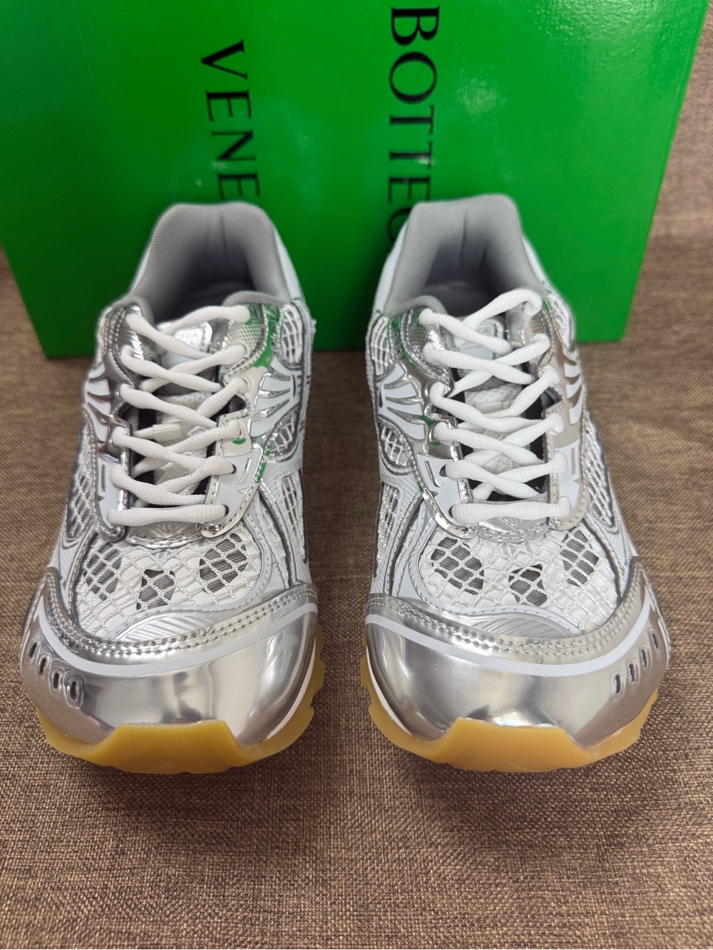❤️Bottega Veneta Silver Metallic Mesh & Patent Lace-Up Sneakers